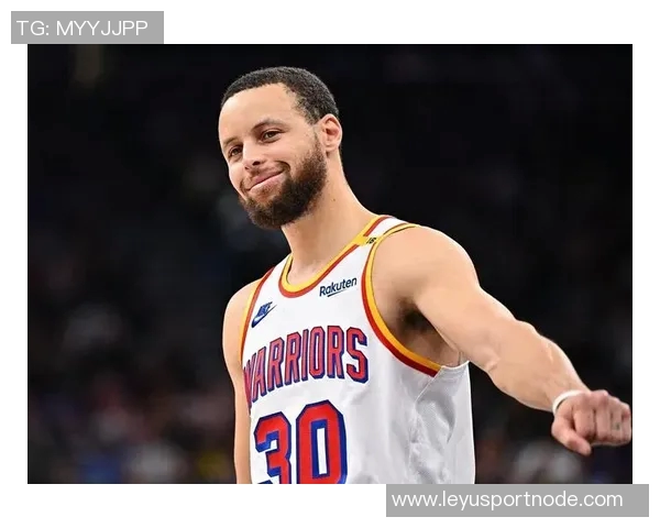 库里称赞库明加勇挑东契奇防守重任表现出色令人印象深刻 库里称赞库明加勇挑东契奇防守重任表现出色令人印象深刻