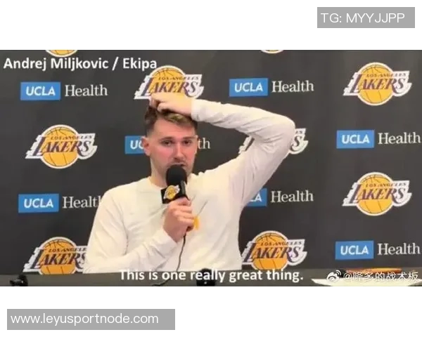 施罗德调侃东契奇要让他展现真实实力东契奇轻松回应展现幽默风采